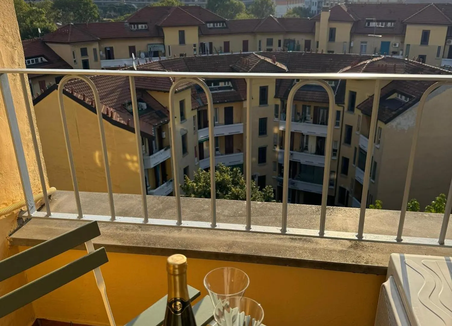 Apartament Attico Con Balcone In Centro A Milano Isola