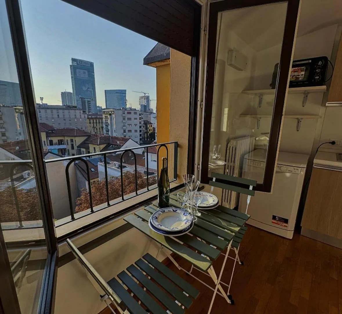 Apartament Attico Con Balcone In Centro A Milano Isola